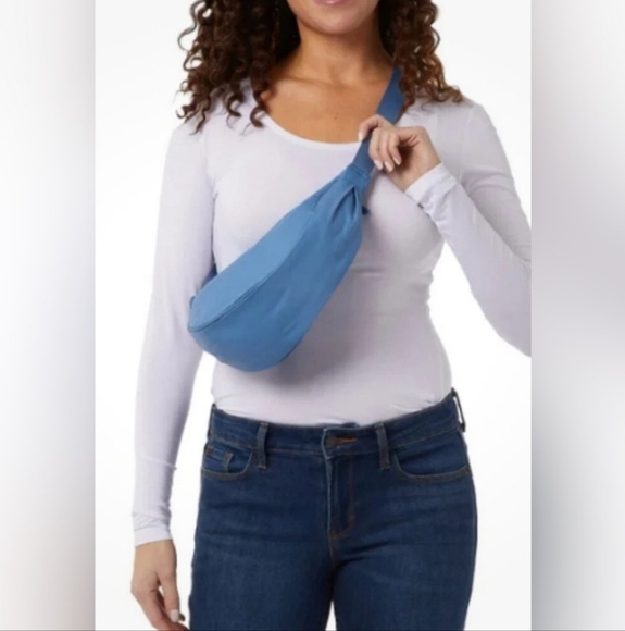 NWT 32 Degrees Cool Crossbody Bag Unisex Blue - Picture 3 of 7